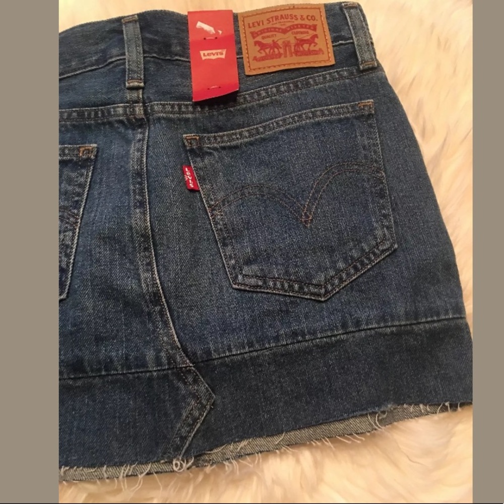 LEVIS WOMEN'S HIGH WAISTED SEAMED MINI SKIRT - Picture 4 of 8